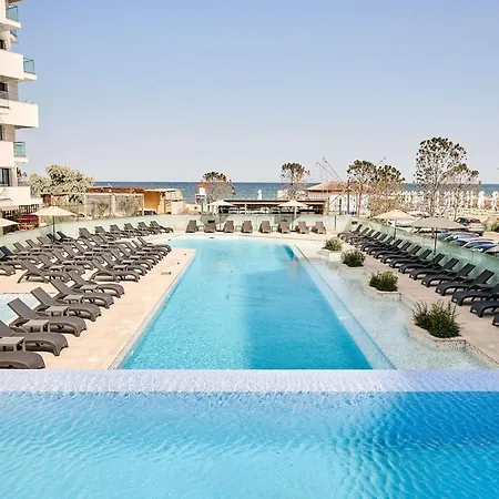 Cornelia Seaview Spa&pool In Infinity Apartment